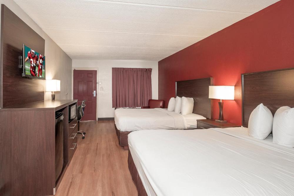 Superior Room with Two Queen Beds Non-Smoking interior